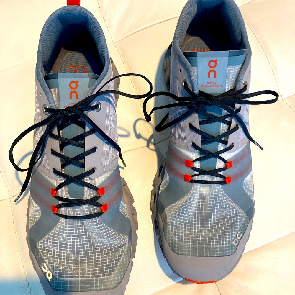 Men’s size 11.5 ON cloud tennis shoe